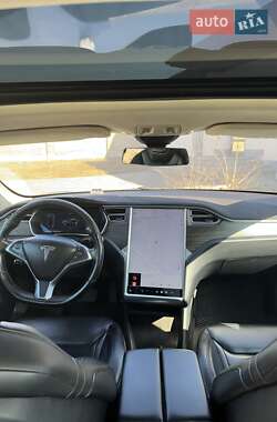 Лифтбек Tesla Model S 2015 в 