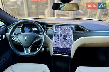 Ліфтбек Tesla Model S 2015 в Києві