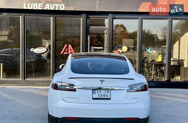 Ліфтбек Tesla Model S 2015 в Києві