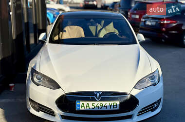 Ліфтбек Tesla Model S 2015 в Києві