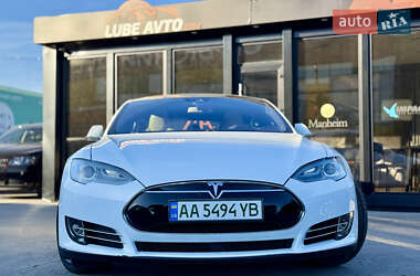 Ліфтбек Tesla Model S 2015 в Києві