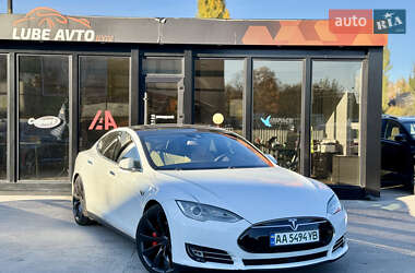 Ліфтбек Tesla Model S 2015 в Києві