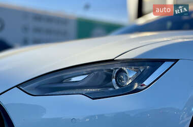 Ліфтбек Tesla Model S 2015 в Києві