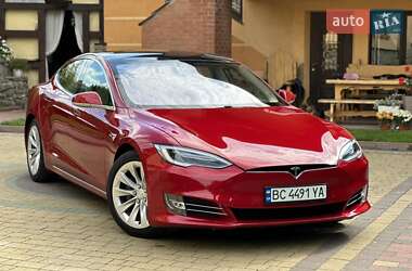Лифтбек Tesla Model S 2017 в 