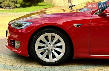 Лифтбек Tesla Model S 2017 в 