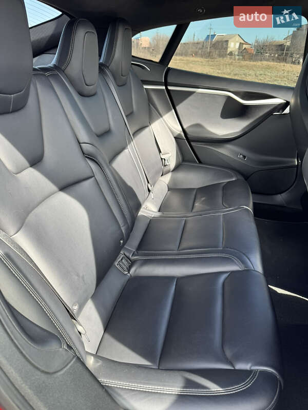 Лифтбек Tesla Model S 2018 в Одессе