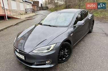 Лифтбек Tesla Model S 2018 в 