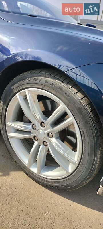 Лифтбек Tesla Model S 2014 в Сумах