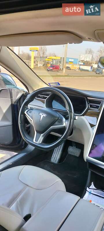 Лифтбек Tesla Model S 2014 в Сумах