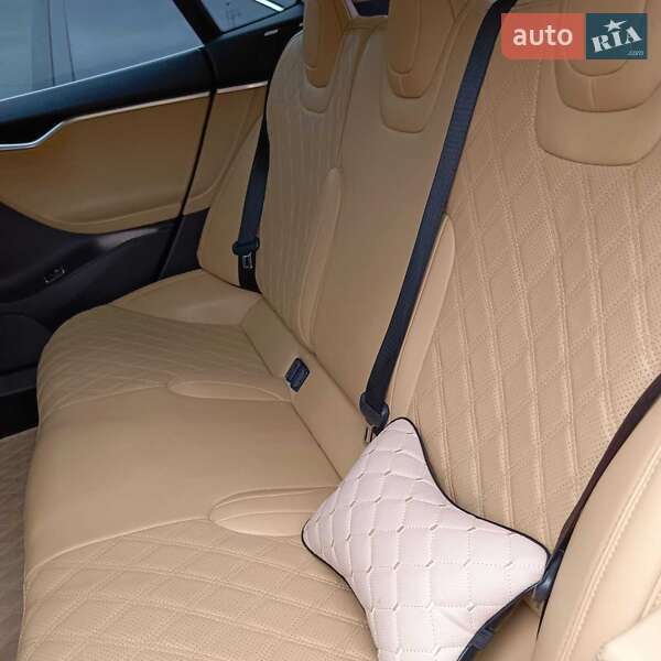 Лифтбек Tesla Model S 2013 в Киеве