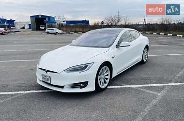 Лифтбек Tesla Model S 2017 в 