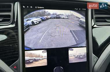 Седан Tesla Model S 2018 в 