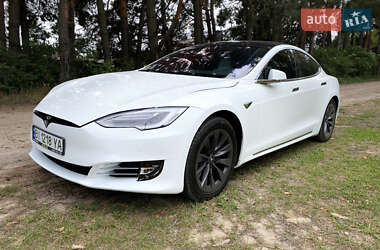 Лифтбек Tesla Model S 2018 в Полтаве