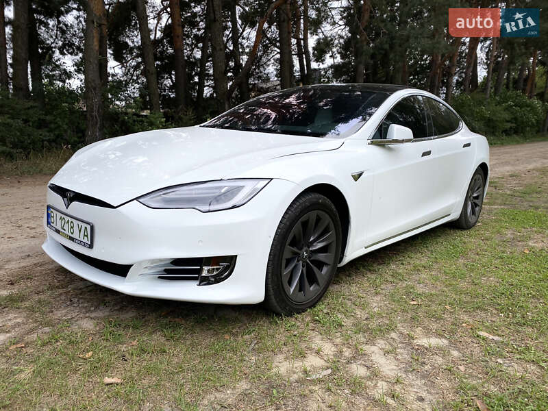 Лифтбек Tesla Model S 2018 в Полтаве