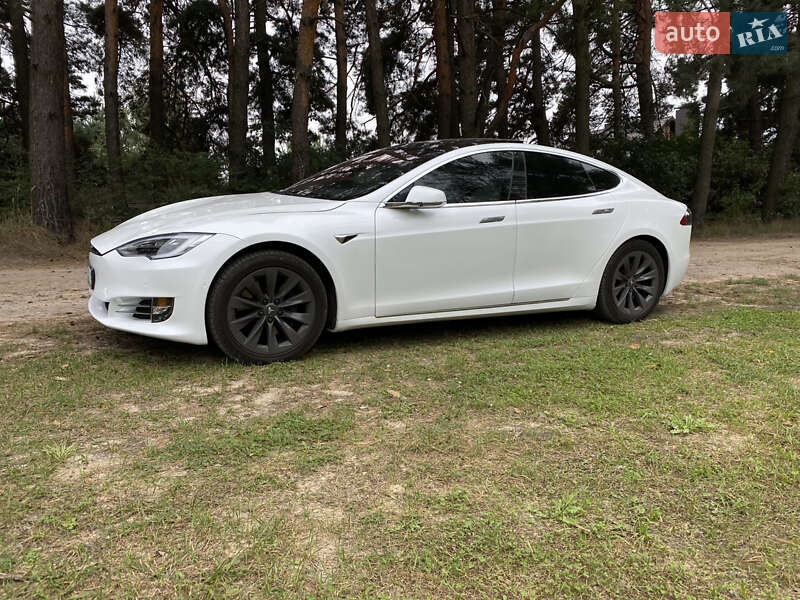 Лифтбек Tesla Model S 2018 в Полтаве