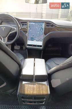 Лифтбек Tesla Model S 2013 в 