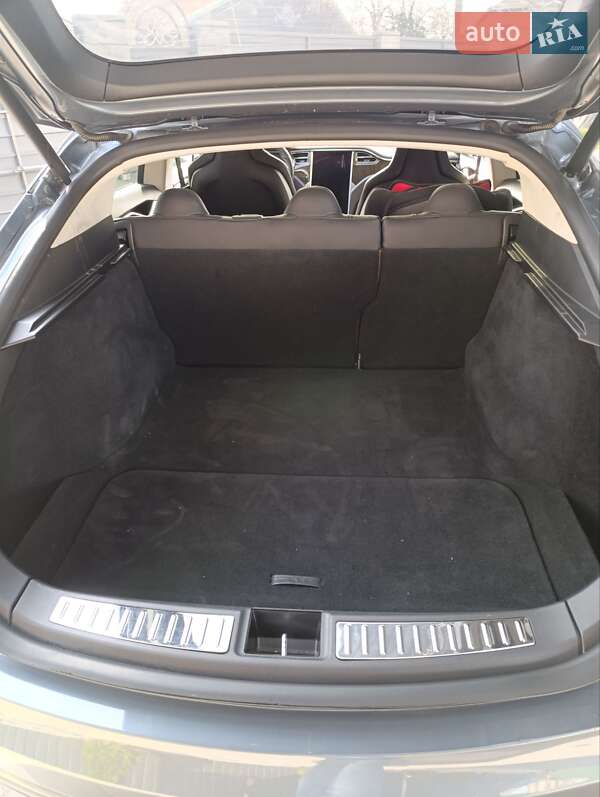 Лифтбек Tesla Model S 2013 в Измаиле