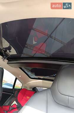 Лифтбек Tesla Model S 2013 в 