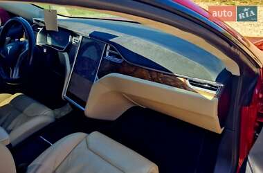 Лифтбек Tesla Model S 2017 в 