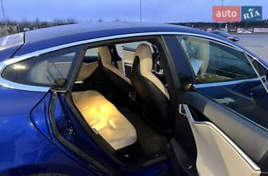 Лифтбек Tesla Model S 2015 в 