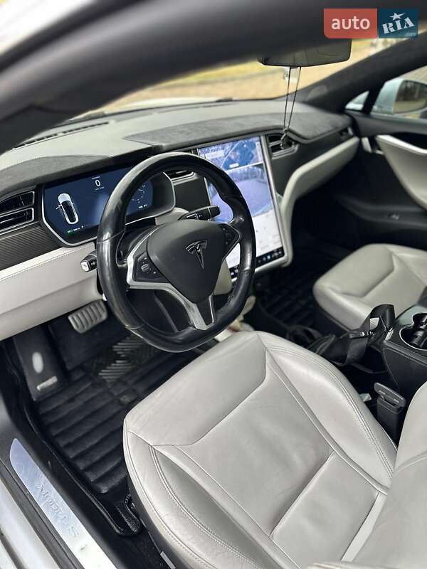 Лифтбек Tesla Model S 2015 в Харькове