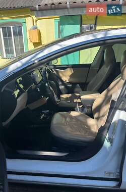 Ліфтбек Tesla Model S 2015 в 