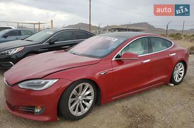 Лифтбек Tesla Model S 2018 в 