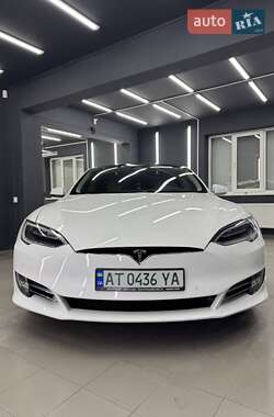 Лифтбек Tesla Model S 2017 в 