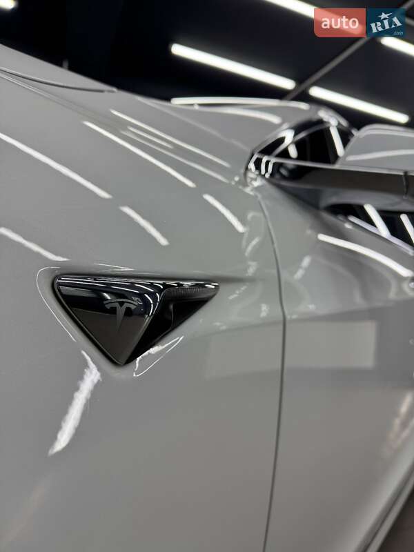 Лифтбек Tesla Model S 2017 в Коломые