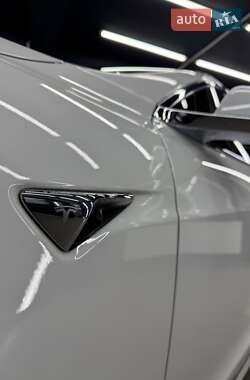 Лифтбек Tesla Model S 2017 в 