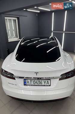 Лифтбек Tesla Model S 2017 в 