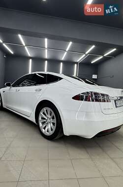 Лифтбек Tesla Model S 2017 в 