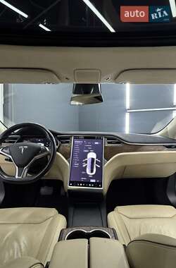 Лифтбек Tesla Model S 2017 в 