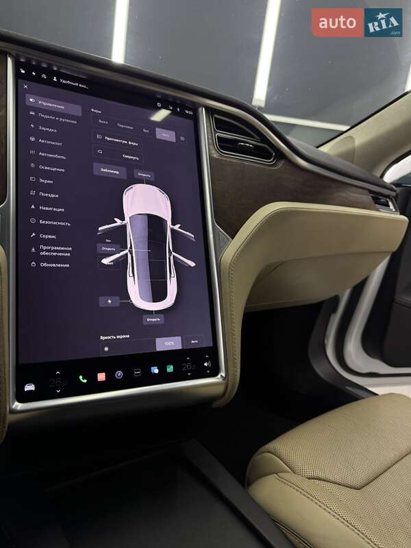 Лифтбек Tesla Model S 2017 в Коломые