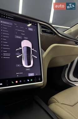 Лифтбек Tesla Model S 2017 в 