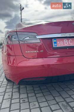 Лифтбек Tesla Model S 2017 в 