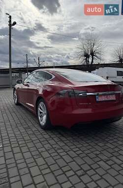 Лифтбек Tesla Model S 2017 в 
