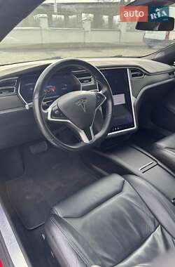 Лифтбек Tesla Model S 2017 в 