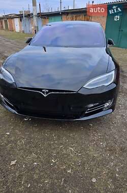 Лифтбек Tesla Model S 2018 в Чернигове
