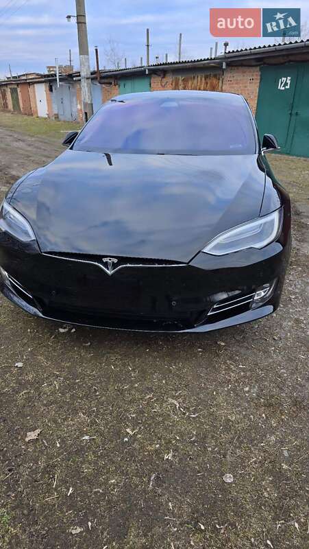 Ліфтбек Tesla Model S 2018 в Чернігові