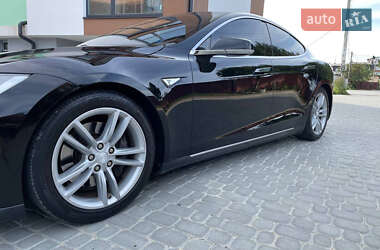 Лифтбек Tesla Model S 2014 в 