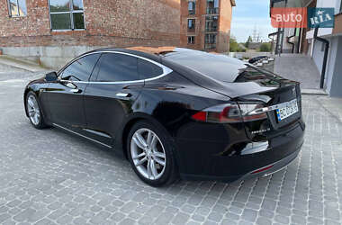 Лифтбек Tesla Model S 2014 в 