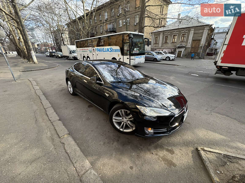 Ліфтбек Tesla Model S 2014 в Миколаєві