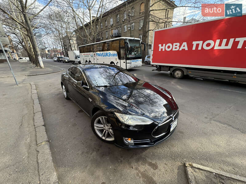Ліфтбек Tesla Model S 2014 в Миколаєві