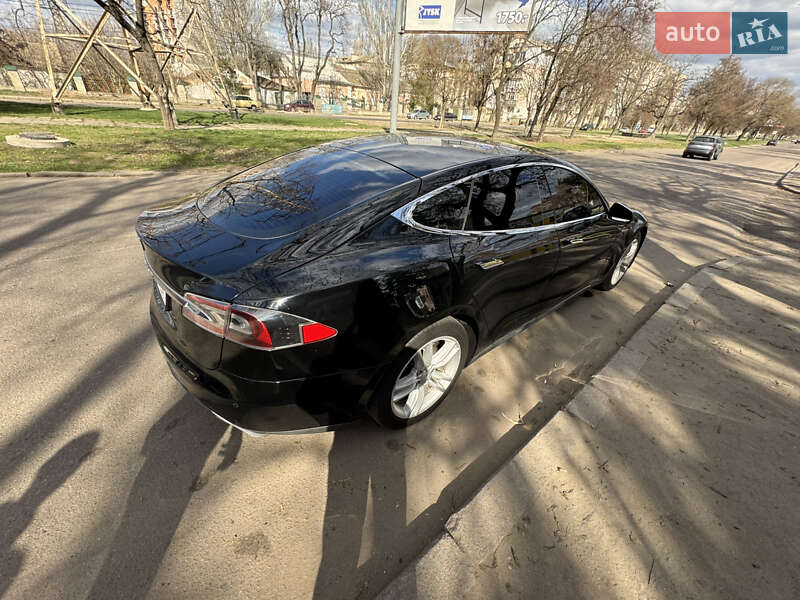 Ліфтбек Tesla Model S 2014 в Миколаєві
