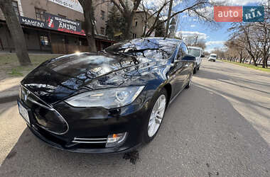 Ліфтбек Tesla Model S 2014 в 