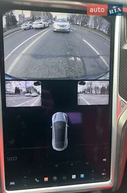 Лифтбек Tesla Model S 2017 в 