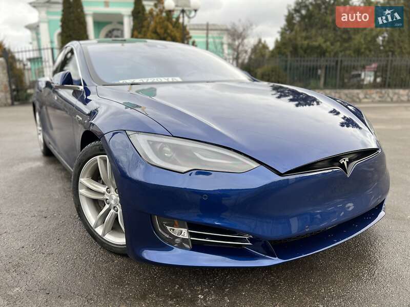 Tesla Model S 2015