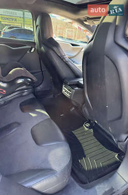 Лифтбек Tesla Model S 2014 в 