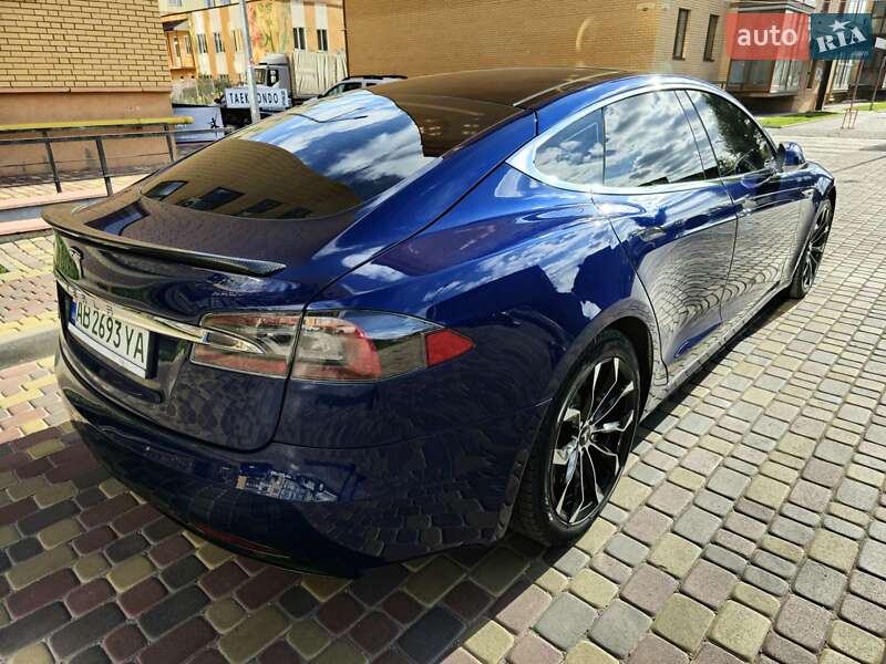 Ліфтбек Tesla Model S 2016 в Вінниці
